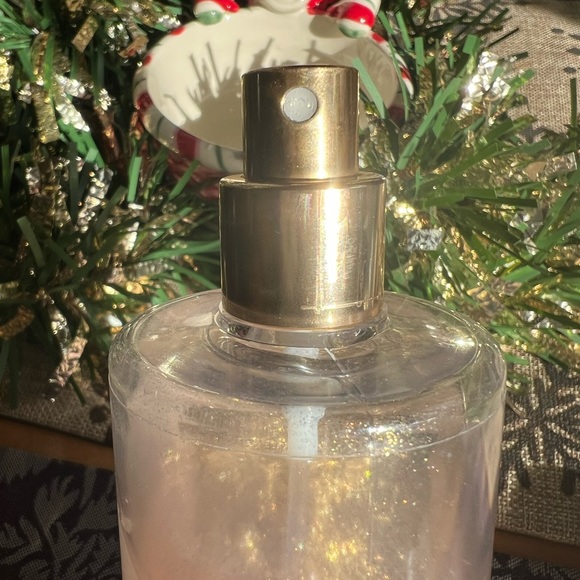 VICTORIA'S SECRET Velvet Petals Shimmer Body Mist - Picture 6 of 6
